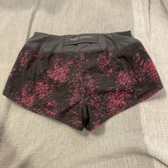 Under Armour workout shorts - Picture 2 of 2